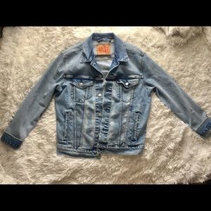 Levi women’s jean jacket
